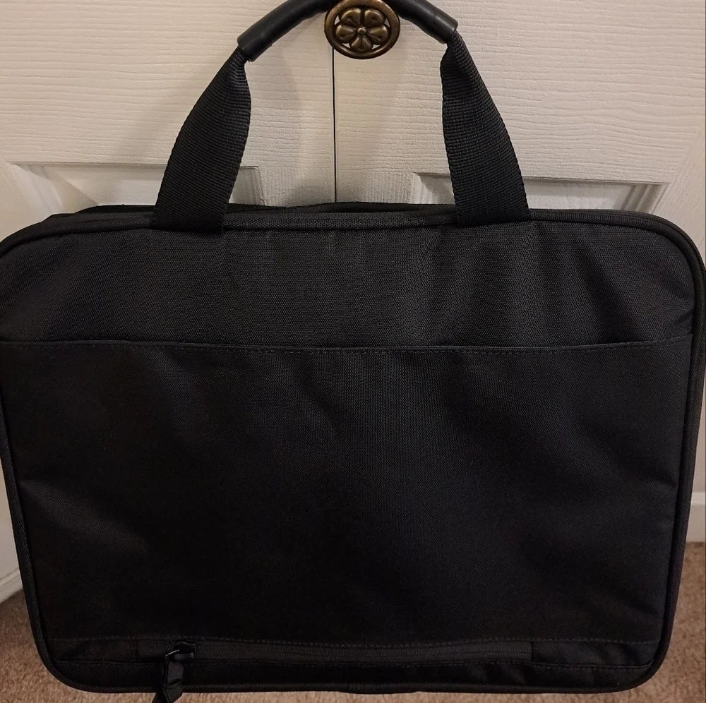 Brenthaven Elliott Deluxe Laptop & Tablet Messenger Bag